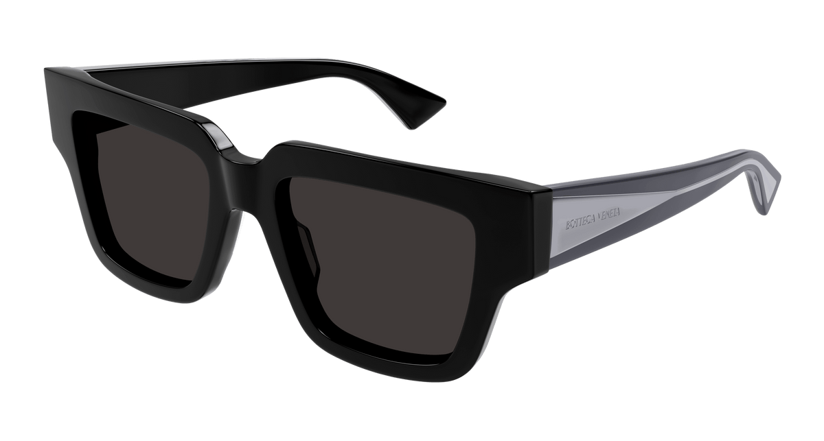 Black (001) / 52